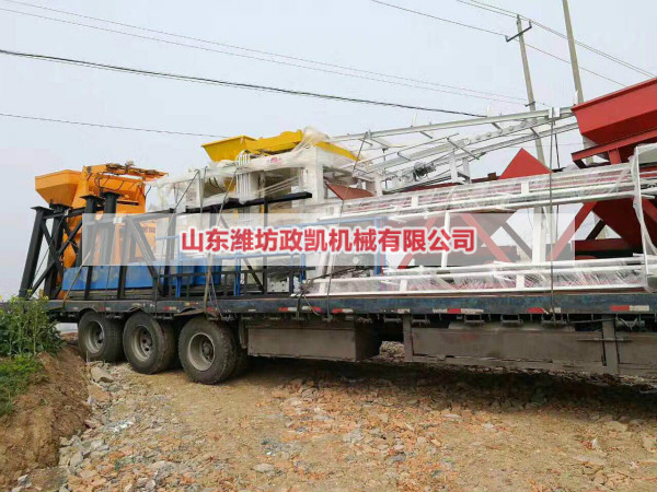 江蘇徐州4-15型水泥磚機裝車發貨現場